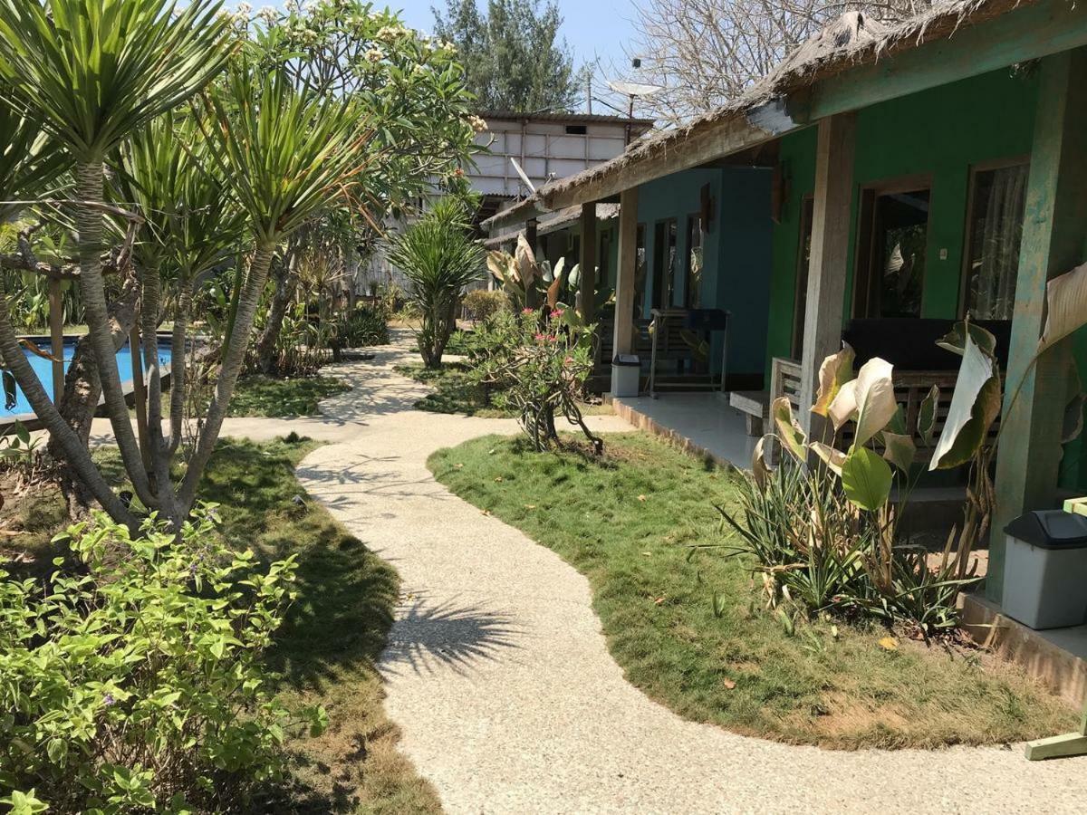 Maha Putri Bungalows Quần đảo Gili Ngoại thất bức ảnh